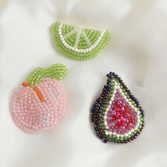 Kit DIY Broches en Broderie Lunéville – Créez 3 Broches Fruits Perlées | La Petite Épicerie LA PETITE EPICERIE