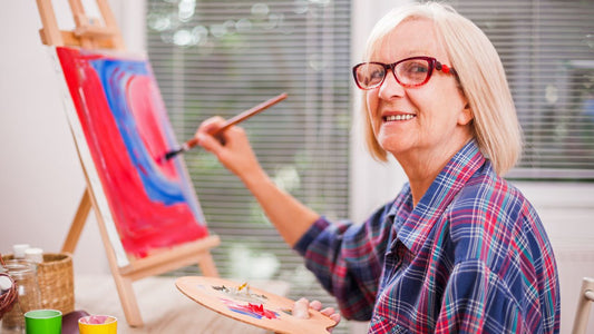Loisirs créatifs pour seniors : 8 activités qui font du bien