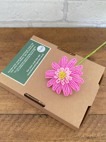 Kit de création de fleurs perlées - Gerbera (rose). Un cadeau créatif. The Beadology Shop