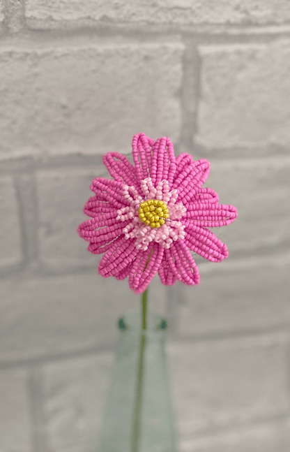 Kit de création de fleurs perlées - Gerbera (rose). Un cadeau créatif. The Beadology Shop