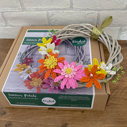 Kit de bricolage couronne de pétales d'été pour adultes. Cadeau créatif. The Beadology Shop