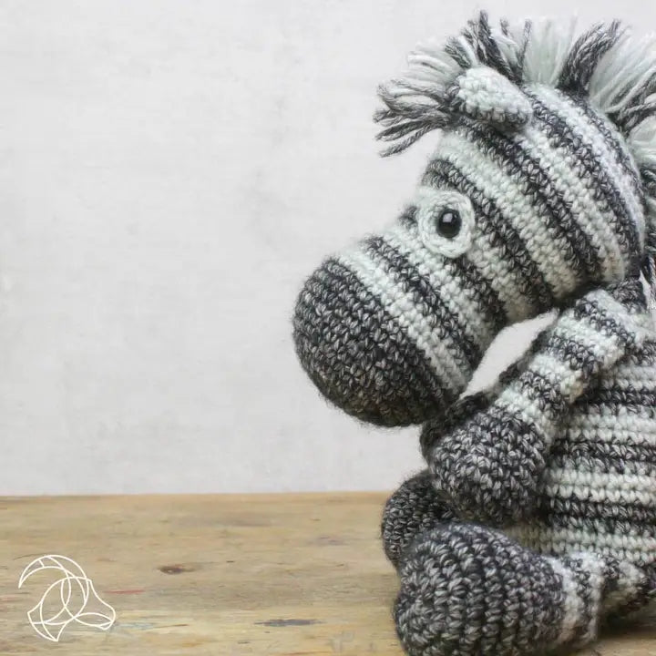 Dirk Zebra DIY Häkel-Amigurumi-Kit