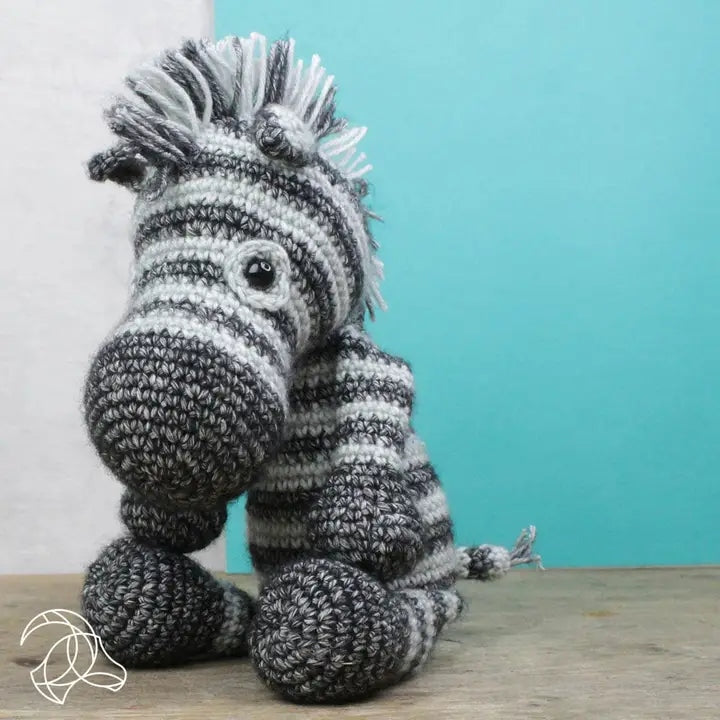 Dirk Zebra DIY Häkel-Amigurumi-Kit