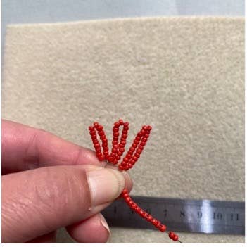 Kit de bricolage en forme de fleurs perlées - Coquelicot. Une idée cadeau créative. The Beadology Shop
