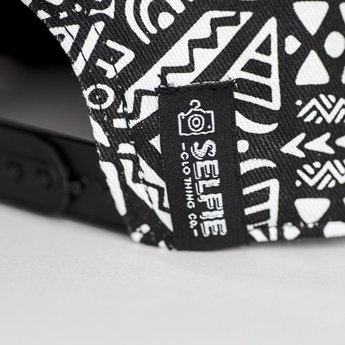 Casquette Snapback Tribal à colorier – Kit créatif enfant avec feutres textile Selfie Craft Co