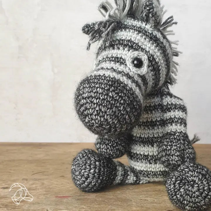 Dirk Zebra DIY Häkel-Amigurumi-Kit