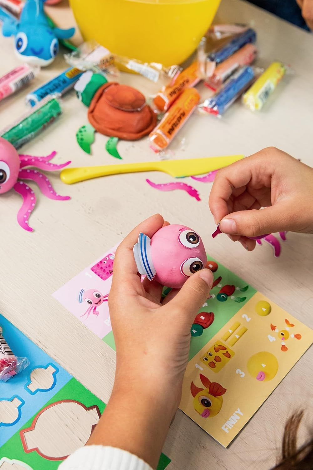 Jovi - PLAY AND FUN - Coffre Sweet 24 Pâtes à Modeler + Outils & Découpages