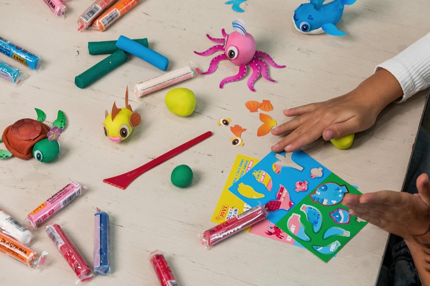 Jovi - PLAY AND FUN - Coffre Splash 24 Pâtes à Modeler + Outils & Découpages