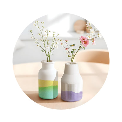 Mise en scène du kit DIY 2 vases : décoration intérieure avec vases peintes