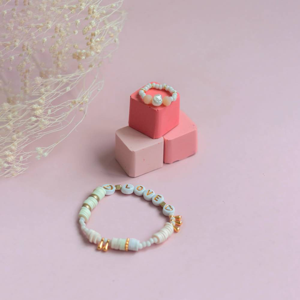 Kit bracelets Heishi disponible chez Joy Cadeaux