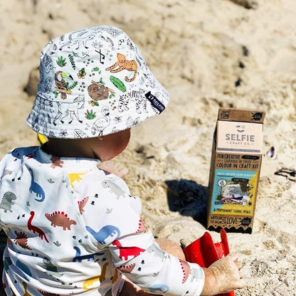 Chapeau de plage réversible Turtley à colorier – Tortues & Tigres – Kit créatif enfant Selfie Craft Co