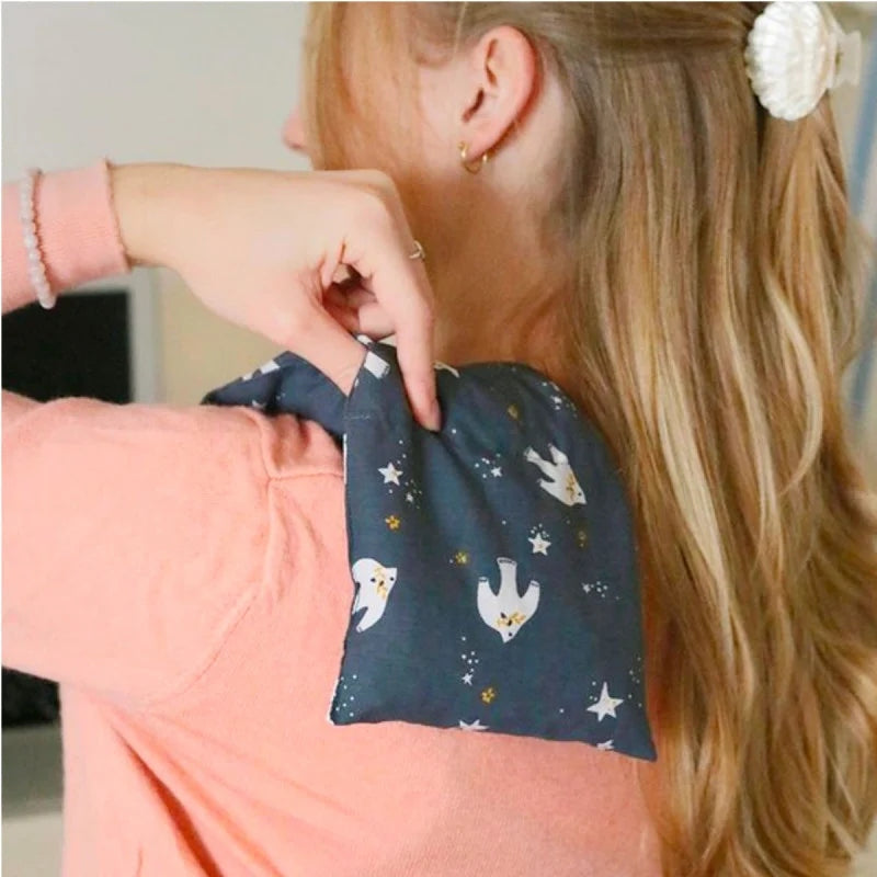 Tissu fil aiguille noyaux de cerises et accessoires inclus dans le coffret