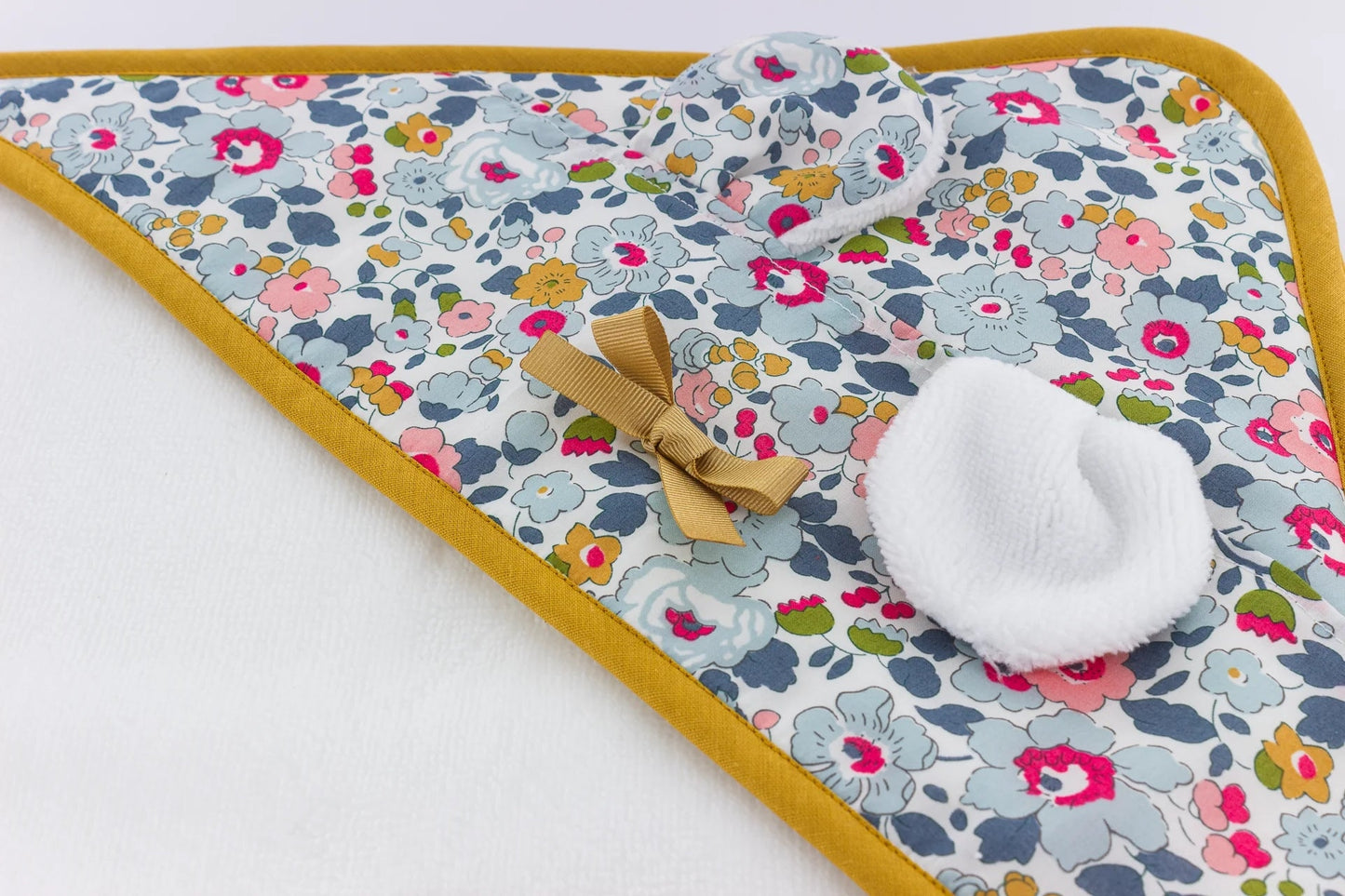 Kit Couture DIY Cape de Bain Bébé “Betsy” – Liberty Fabrics & Éponge Douce Com'1 Idée