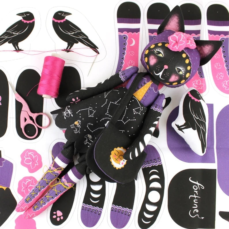 Kit de Couture – Astrid la Poupée Fortune Teller & son Tarot (Miss Ella) | Coton bio & articulations Miss Ella