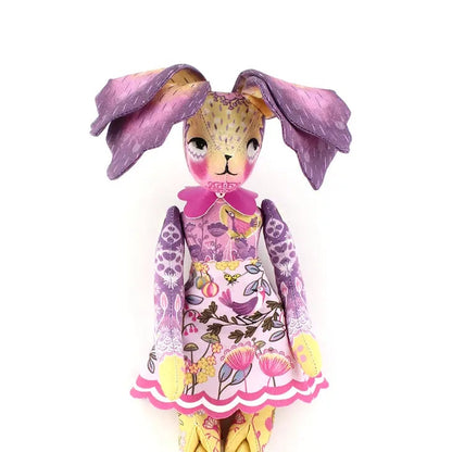 Kit de Couture – Iris Flower Bunny + Livre artisanal (Miss Ella) | Poupée à coudre & univers Bunnyville Miss Ella