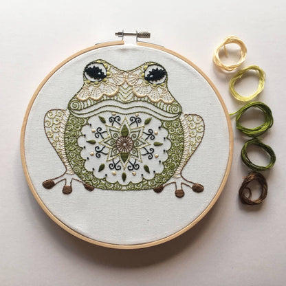 Kit de Broderie Grenouille – Motif fun à broder à la main | Avec ou sans cerceau Cinnamon