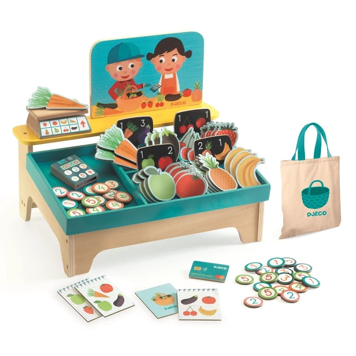 Jeu d'imitation Léa & Milo Little Market Djeco avec étal de fruits et légumes