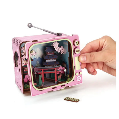 Maquette 3D Bois TV Tokyo – Mini TV Japonaise Lumineuse à Construire GRAINE CREATIVE