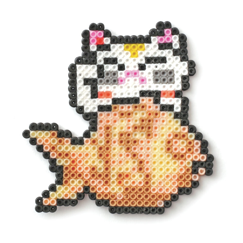 Créations kawaii japonaises réalisées avec des mini perles à repasser
