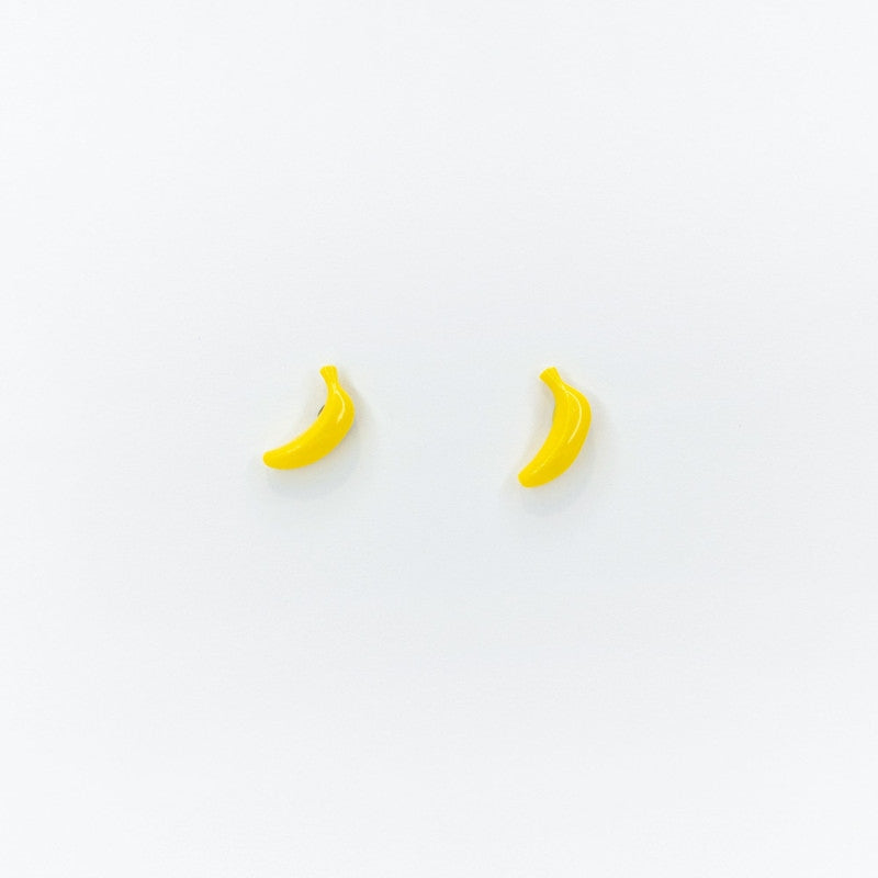 Boucles d’oreilles en porcelaine Banane – Puces peintes à la main en acier inoxydable | La Petite Épicerie LA PETITE EPICERIE