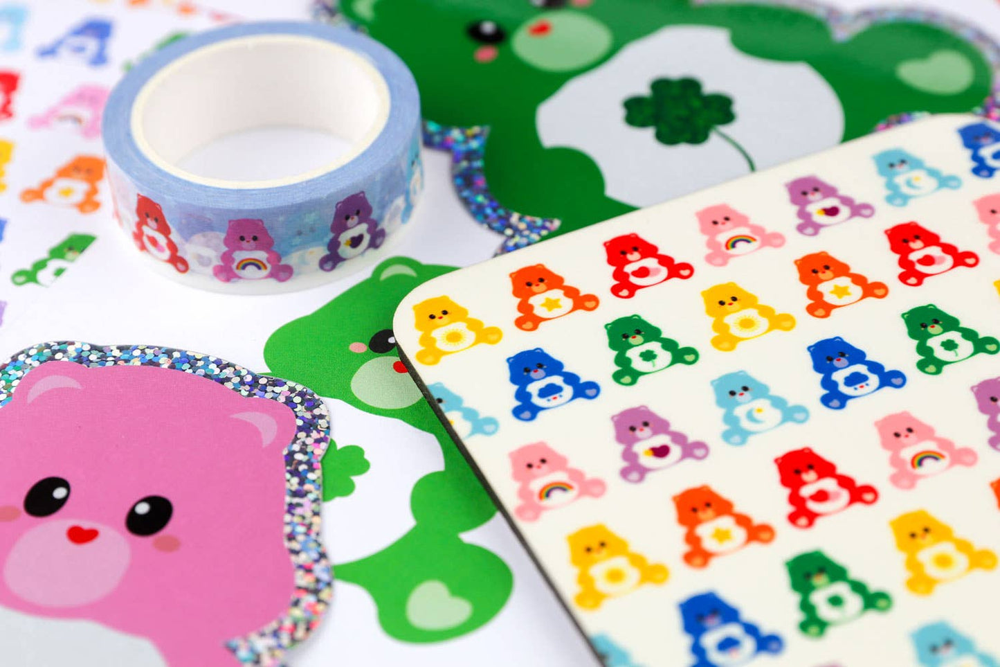 Autocollant pailleté Care Bear avec arc-en-ciel Studio Inktvis B.V.