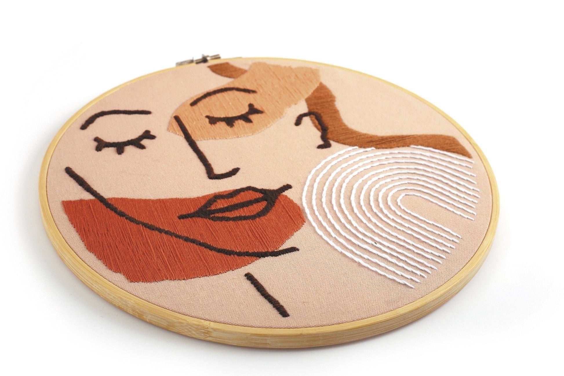 Tambour broderie bois décoration murale