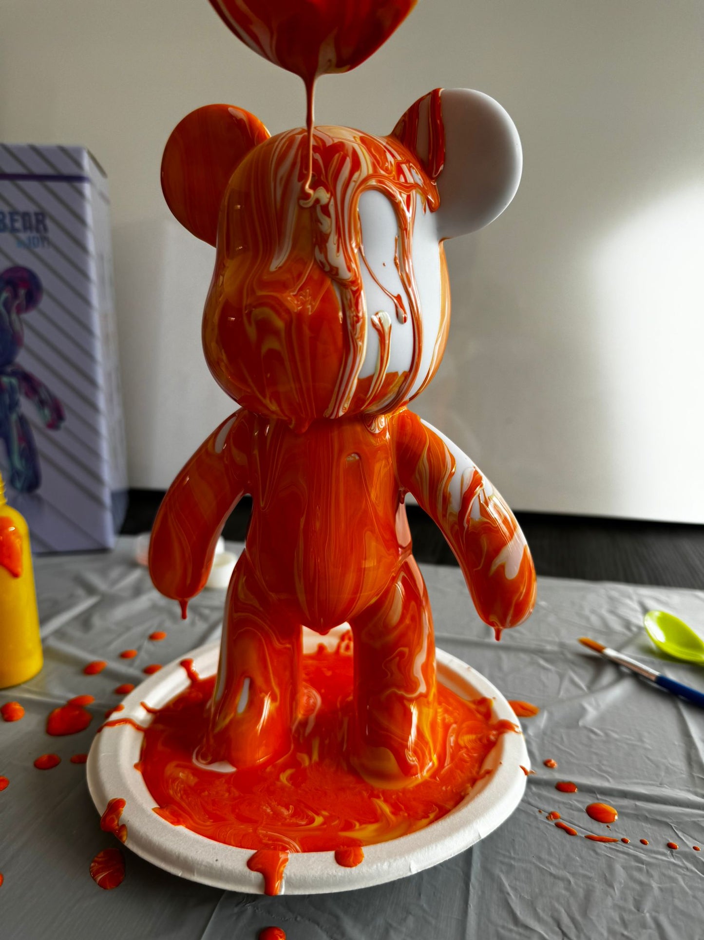 Kit de peinture pouring fluide art - Ours Teddy Bear Orange/Jaune/Blanc JOY!