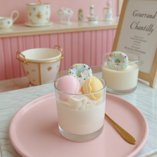 Bougie Gourmande Chantilly Macarons & Donut Kawaii – Parfum Goji Orange MINISUKI