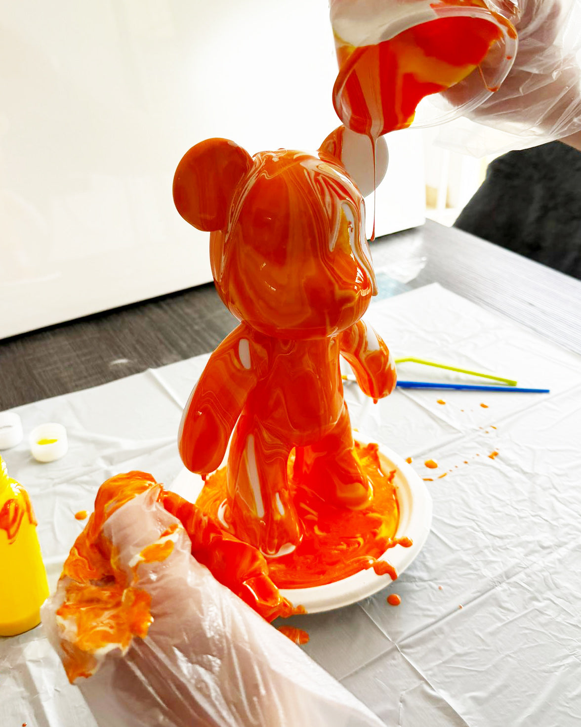 Kit de peinture pouring fluide art - Ours Teddy Bear Orange/Jaune/Blanc JOY!