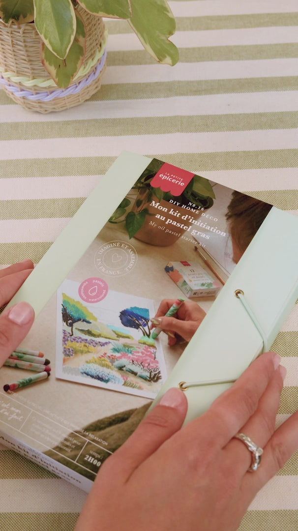 Pastels papier pinceau et tutoriel inclus dans le kit