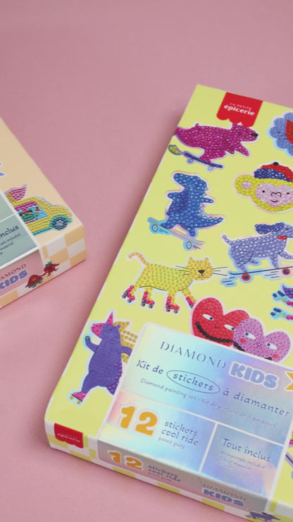Coffret Petit Diamond Kids Stickers Yummy prêt à offrir, emballage coloré.