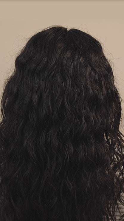 Barrette Fleur Pêche utilisée dans une coiffure printanière, enfant ou femme