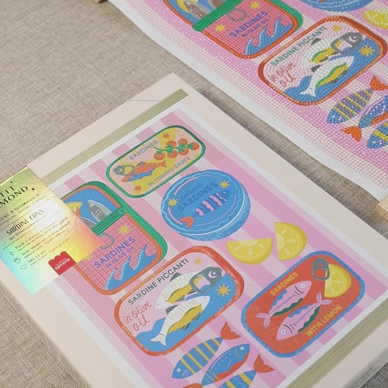 Tableau diamond painting Sardine Cans terminé décoration murale pop et colorée