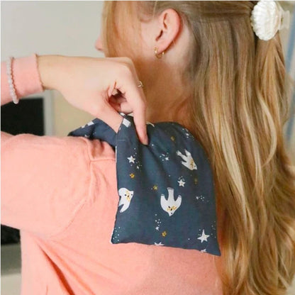 Kit DIY Couture – Bouillotte Bien-être Motif Hirondelles aux Noyaux de Cerises LA PETITE EPICERIE